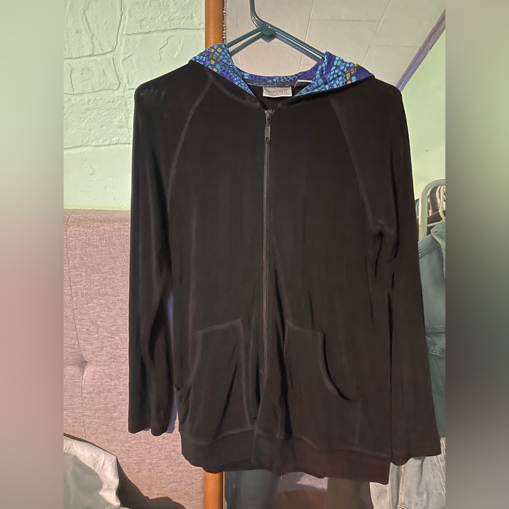 Black sweatshirt